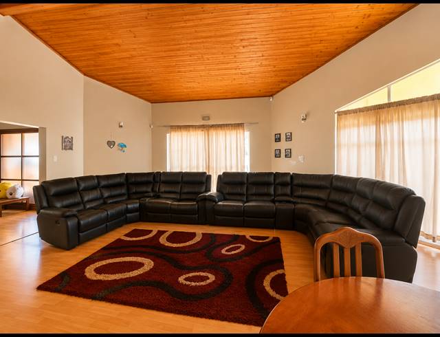 3 BEDROOM HOUSE FOR SALE IN ARCON PARK